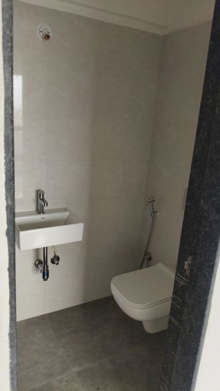 Bathroom, shreeji-plaza 1 Bedroom 450 Sq.Ft. Apartment In Malad West Mumbai 10602822