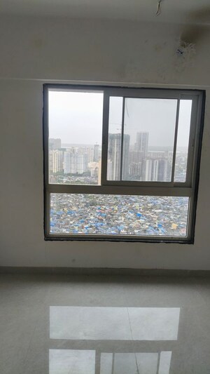 Room in 1 BHK Apartment at Shreeji Plaza, Malad West – for Rent