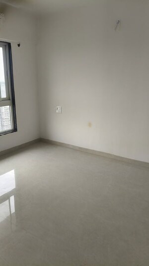Room in 1 BHK Apartment at Shreeji Plaza, Malad West – for Rent