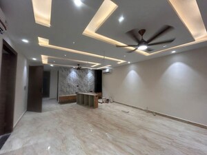 Room in 4 BHK Builder Floor at Sector 46 – for Rent