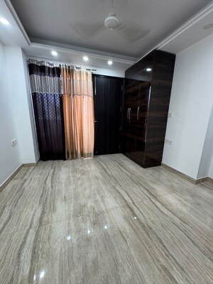 Bedroom in 4 BHK Builder Floor at Sector 46 – for Rent
