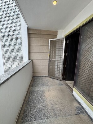 Balcony in 4 BHK Builder Floor at Sector 46 – for Rent