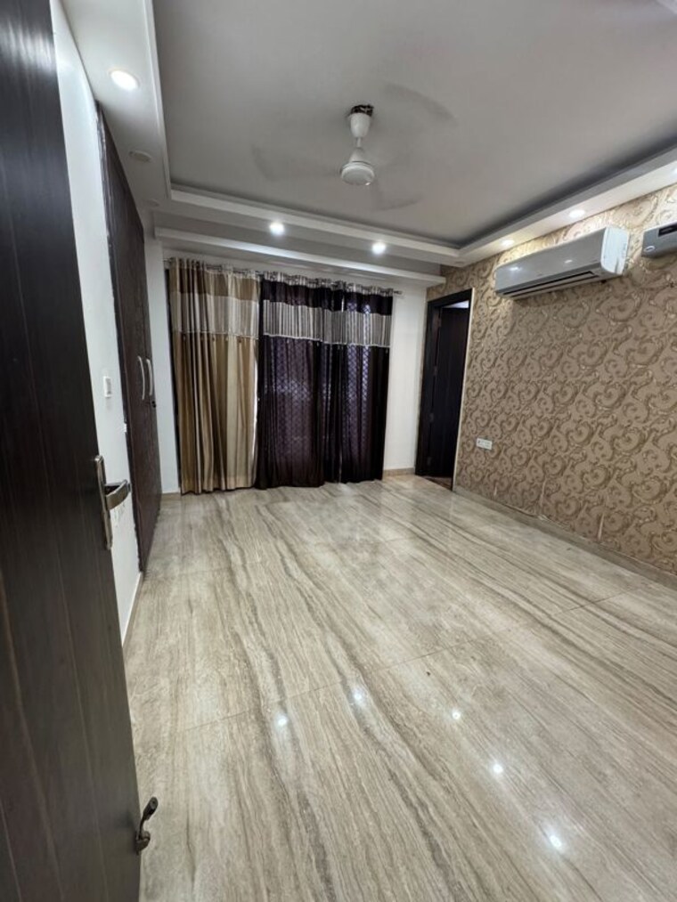 Room, sector 46 4 Bedroom 2200 Sq.Ft. Builder Floor In Sector 46 Gurgaon 10602840