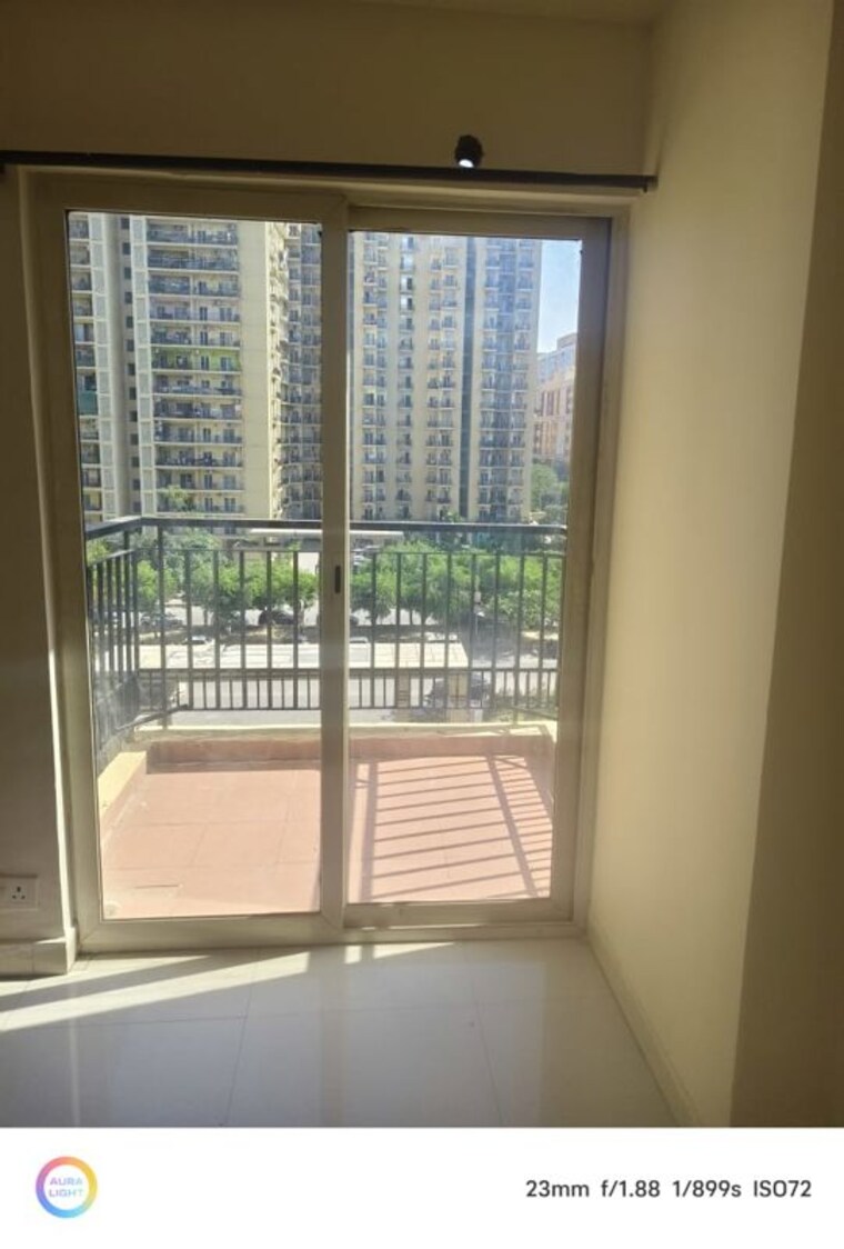 Room, maxblis-grand-wellington 1 Bedroom 615 Sq.Ft. Apartment In Sector 75 Noida 10602855