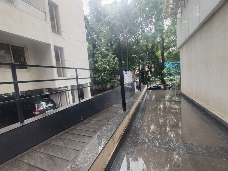 Balcony, senapati bapat road Commercial Office Space 310 Sq.Ft. In Senapati Bapat Road Pune 10602847