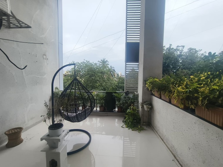 Balcony, senapati bapat road Commercial Office Space 310 Sq.Ft. In Senapati Bapat Road Pune 10602847