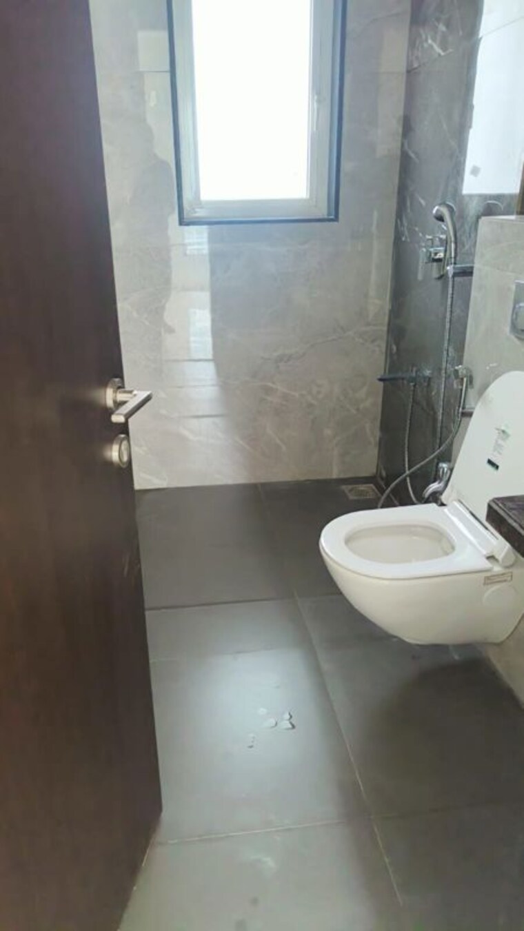Bathroom, rite-rudra-paradise 2 Bedroom 758 Sq.Ft. Apartment In Santacruz East Mumbai 10602859