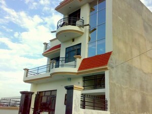1 BHK Independent House – Exterior View View at Sector 4 - for Rent