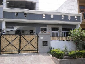 1 BHK Independent House For Rent in Sector 4