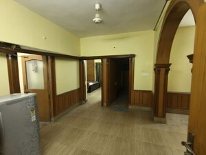 Room in 2 BHK Apartment at Nehru Enclave, Gomti Nagar – for Rent