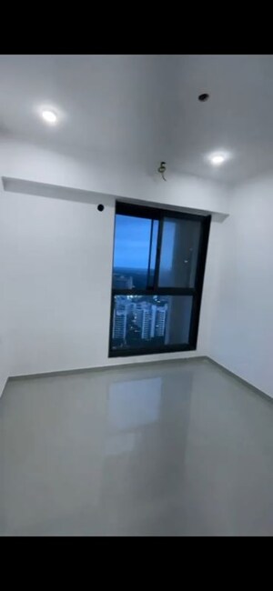 Room in 2 BHK Apartment at Dev Leo Tower, Oshiwara – for Rent