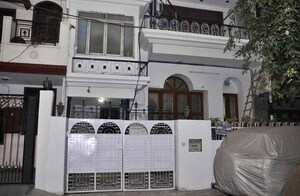 1 BHK Independent House For Rent in Sector 4
