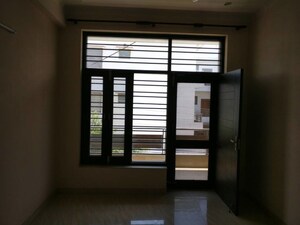 Room in 1 BHK Independent House at Sector 4 – for Rent