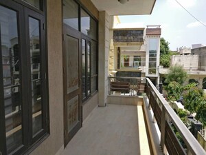 1 BHK Independent House For Rent in Sector 4