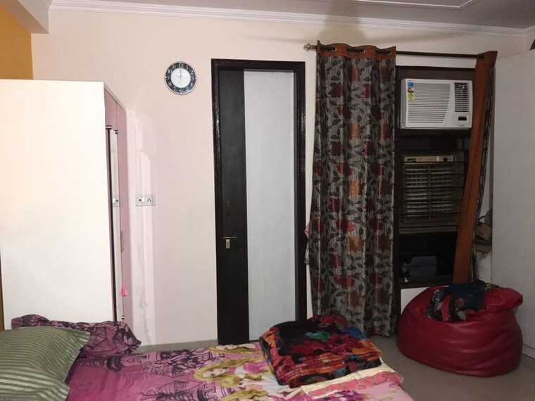 Bedroom, sector 4 1 Bedroom 811 Sq.Ft. Independent House In Sector 4 Gurgaon 10602885