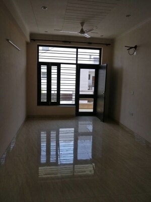 Room in 1 BHK Independent House at Sector 4 – for Rent