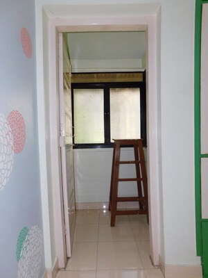 Room in 2 BHK Apartment at Nehru Nagar – for Rent