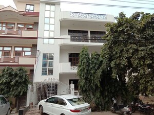1 BHK Independent House For Rent in Sector 4