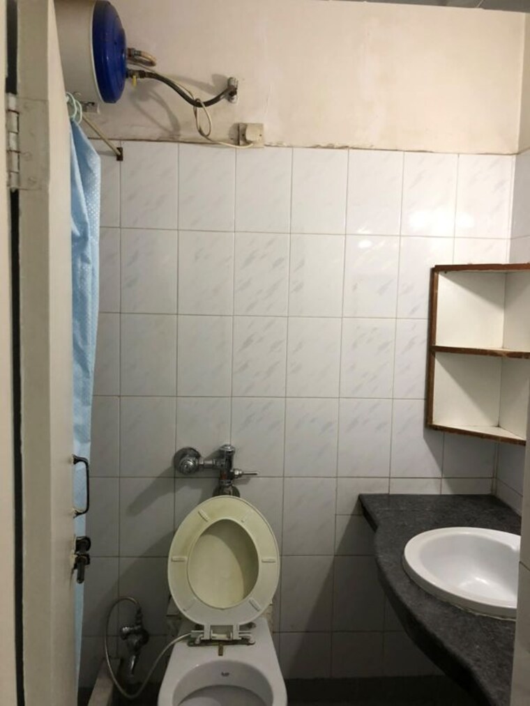 Bathroom, sayli-apartment-pashan 3 Bedroom 1500 Sq.Ft. Apartment In Pashan Pune 10602929