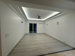 Room in 6 BHK Villa at Mahagun Mirabella, Sector 79 – for Rent