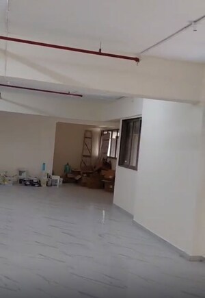 Room in  Shop at Vakola – for Sale
