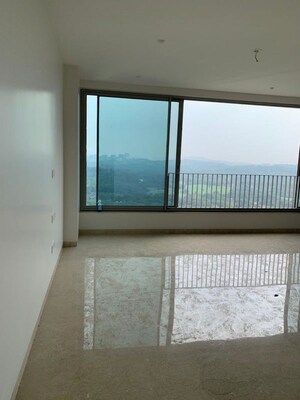Bedroom in 5 BHK Apartment at Oberoi Realty Esquire, Goregaon East – for Sale