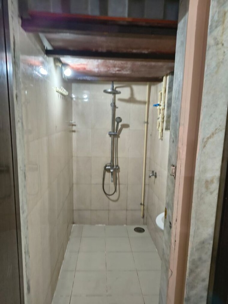 Bathroom, jan-kalyan-society-kurla 2.5 Bedroom 300 Sq.Ft. Apartment In Kurla West Mumbai 10603020