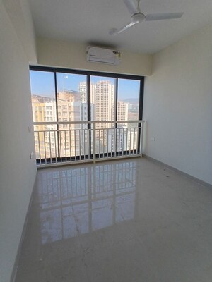Room in 2 BHK Apartment at Dynamix Divum, Malad East – for Rent