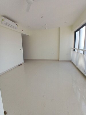 Room in 2 BHK Apartment at Dynamix Divum, Malad East – for Rent