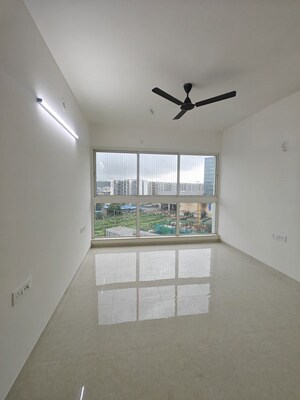 Room in 3 BHK Apartment at Seawoods Sector 40 – for Rent