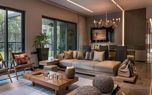 Living Room in 4 BHK Apartment at Rustomjee Parishram, Pali Hill – for Sale