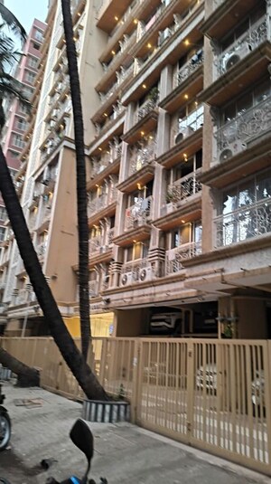 1 BHK Apartment – Exterior View View at Kurla - for Rent
