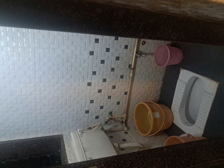 Bathroom, mhada colony 1 RK 300 Sq.Ft. Apartment In Mhada Colony Thane 10603075