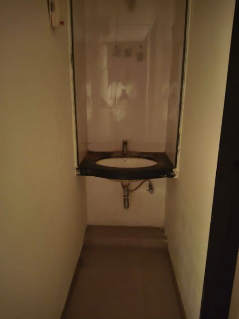 Bathroom, siddhi-nisarg 2 Bedroom 1000 Sq.Ft. Apartment In Wakad Pune 10603225