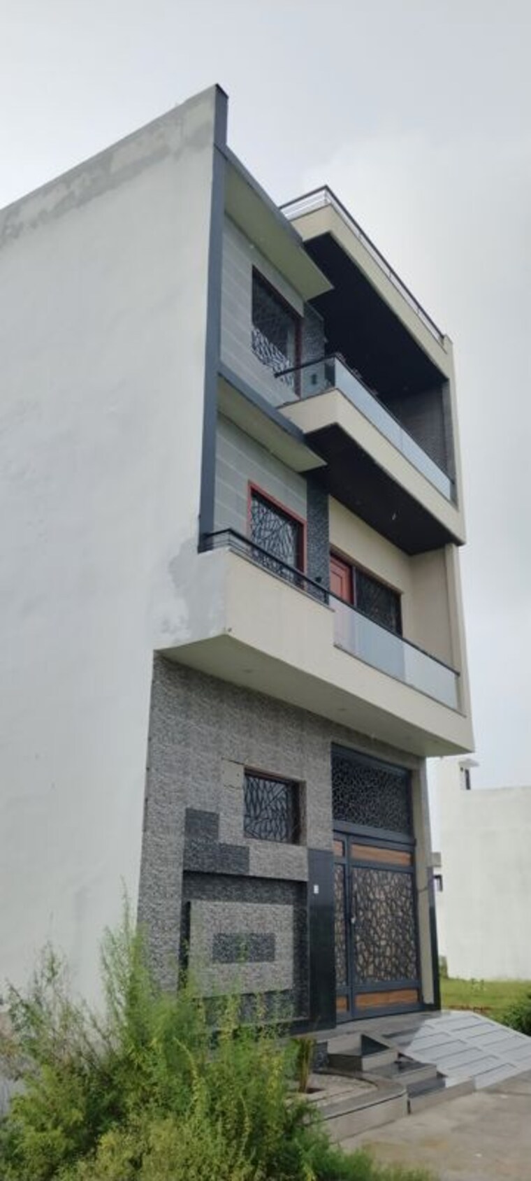 Exterior View, meerut cantt 5 Bedroom 128 Sq.Yd. Independent House In Meerut Cantt Meerut 10603231
