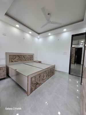 Bedroom in 1 BHK Apartment at Chattarpur – for Rent