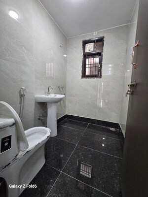Bathroom in 1 BHK Apartment at Chattarpur – for Rent