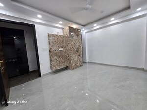 Room in 1 BHK Apartment at Chattarpur – for Rent