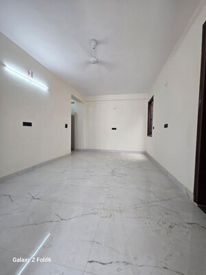 Room in 1 BHK Apartment at Chattarpur – for Rent