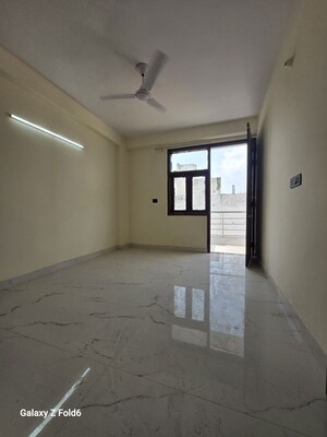Room in 1 BHK Apartment at Chattarpur – for Rent