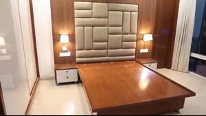 Room in 2 BHK Apartment at Indiabulls Blu, Worli – for Rent
