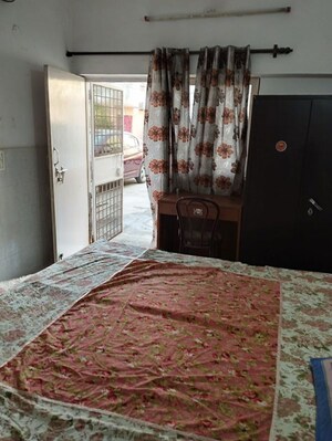 Bedroom in 3 BHK Apartment at Godavari Shopping Complex, Sector 37 – for Rent