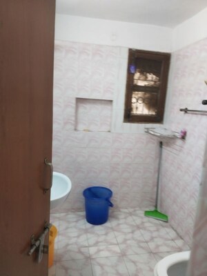 Furnished Amenities in 1 BHK Builder Floor at Madanpur Khadar – for Rent