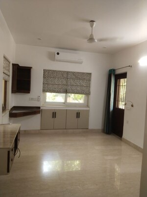 Room in 3 BHK Builder Floor at Sarita Vihar – for Rent