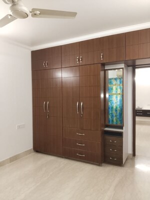 Room in 3 BHK Builder Floor at Sarita Vihar – for Rent