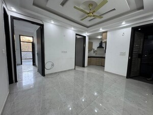 Room in 2 BHK Apartment at Chattarpur – for Rent