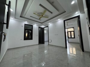 Room in 2 BHK Apartment at Chattarpur – for Rent