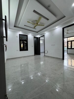 Room in 2 BHK Apartment at Chattarpur – for Rent
