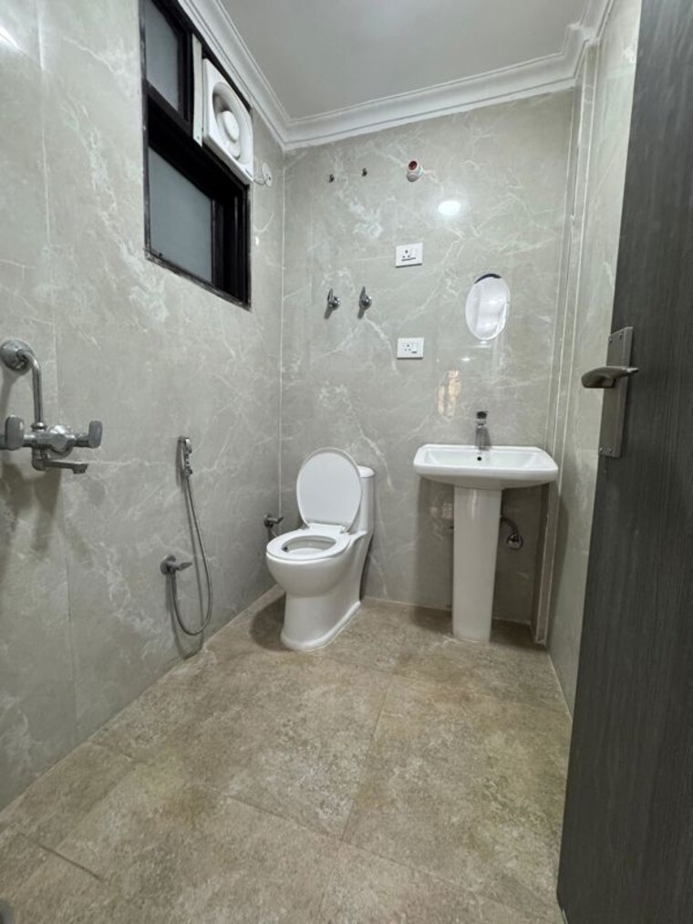 Bathroom, chattarpur 2 Bedroom 900 Sq.Ft. Apartment In Chattarpur Delhi 10603303