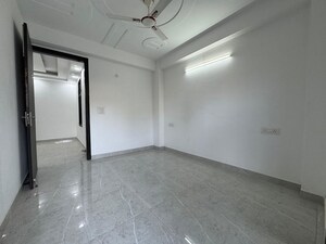 Room in 2 BHK Apartment at Chattarpur – for Rent